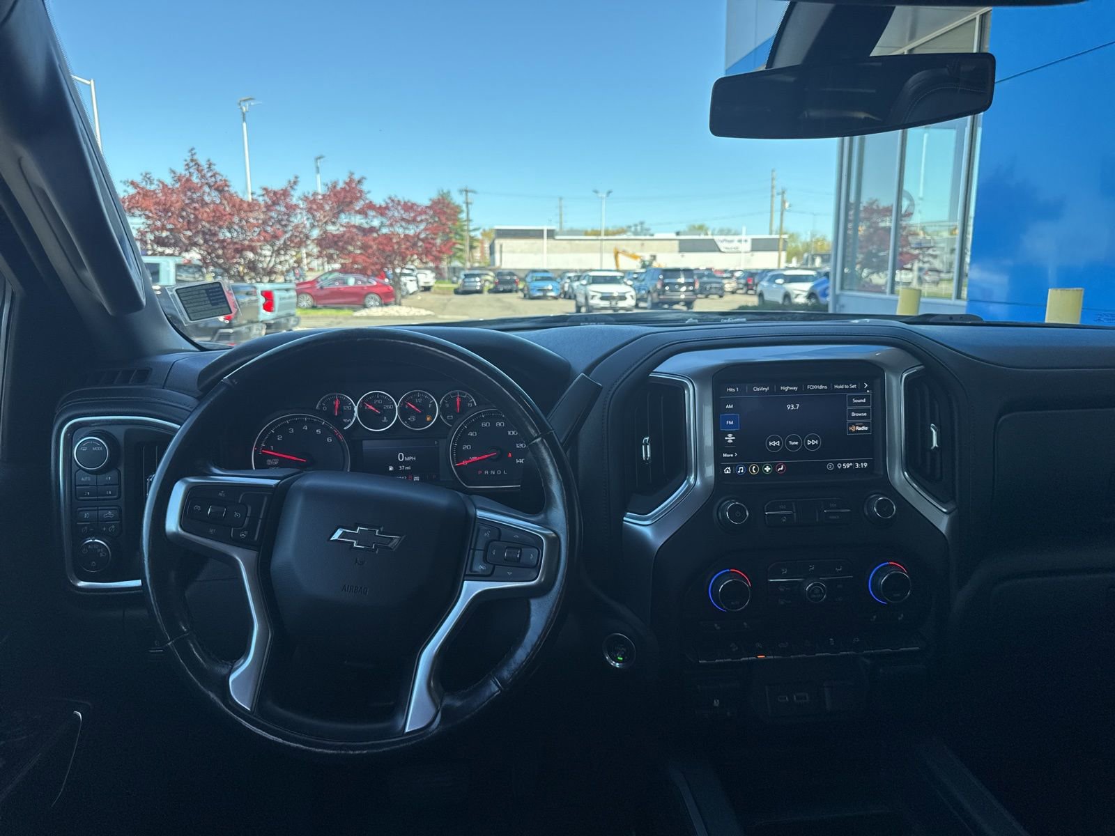 Used 2020 Chevrolet Silverado 1500 LT Trail Boss AWD/4WD image 2