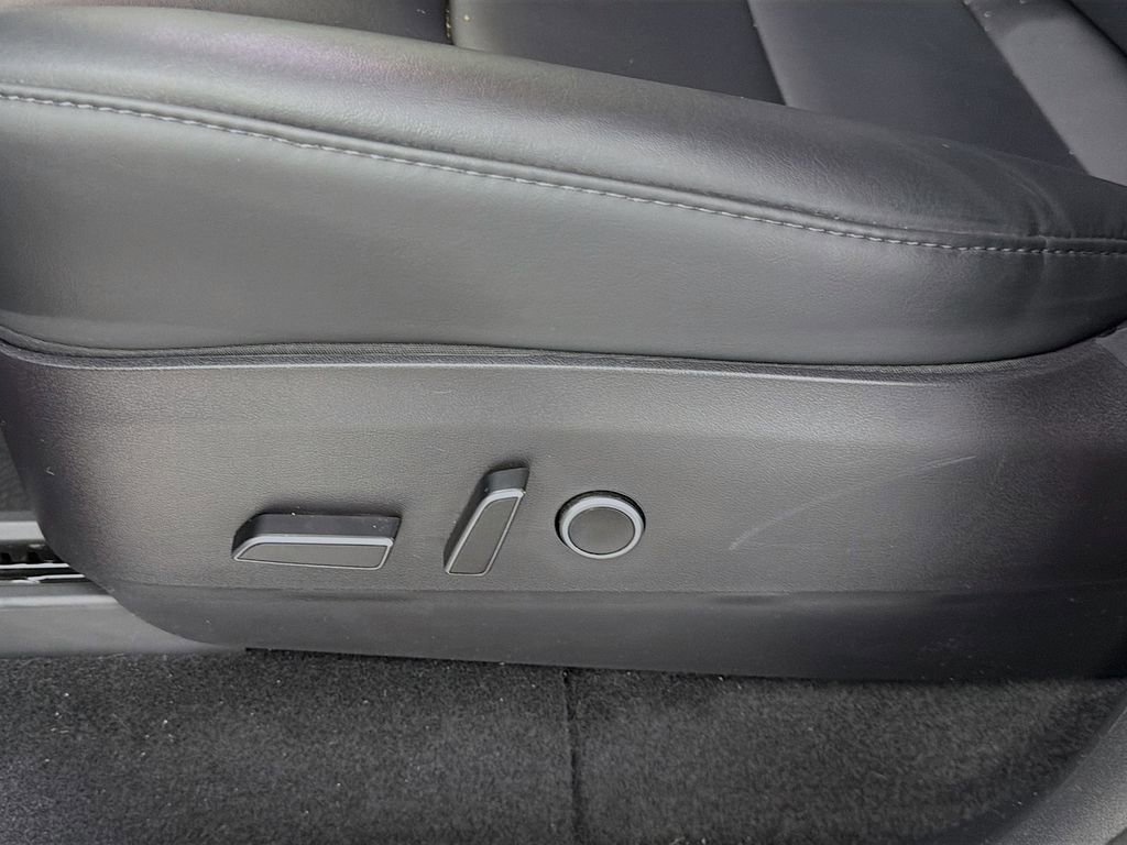 Used 2023 Tesla Model Y Performance image 23