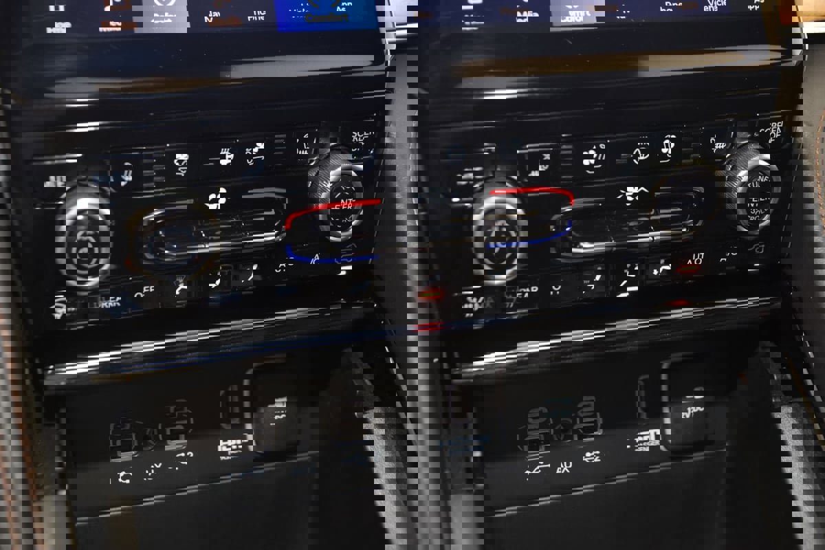 Used 2023 Jeep Grand Cherokee Summit image 37