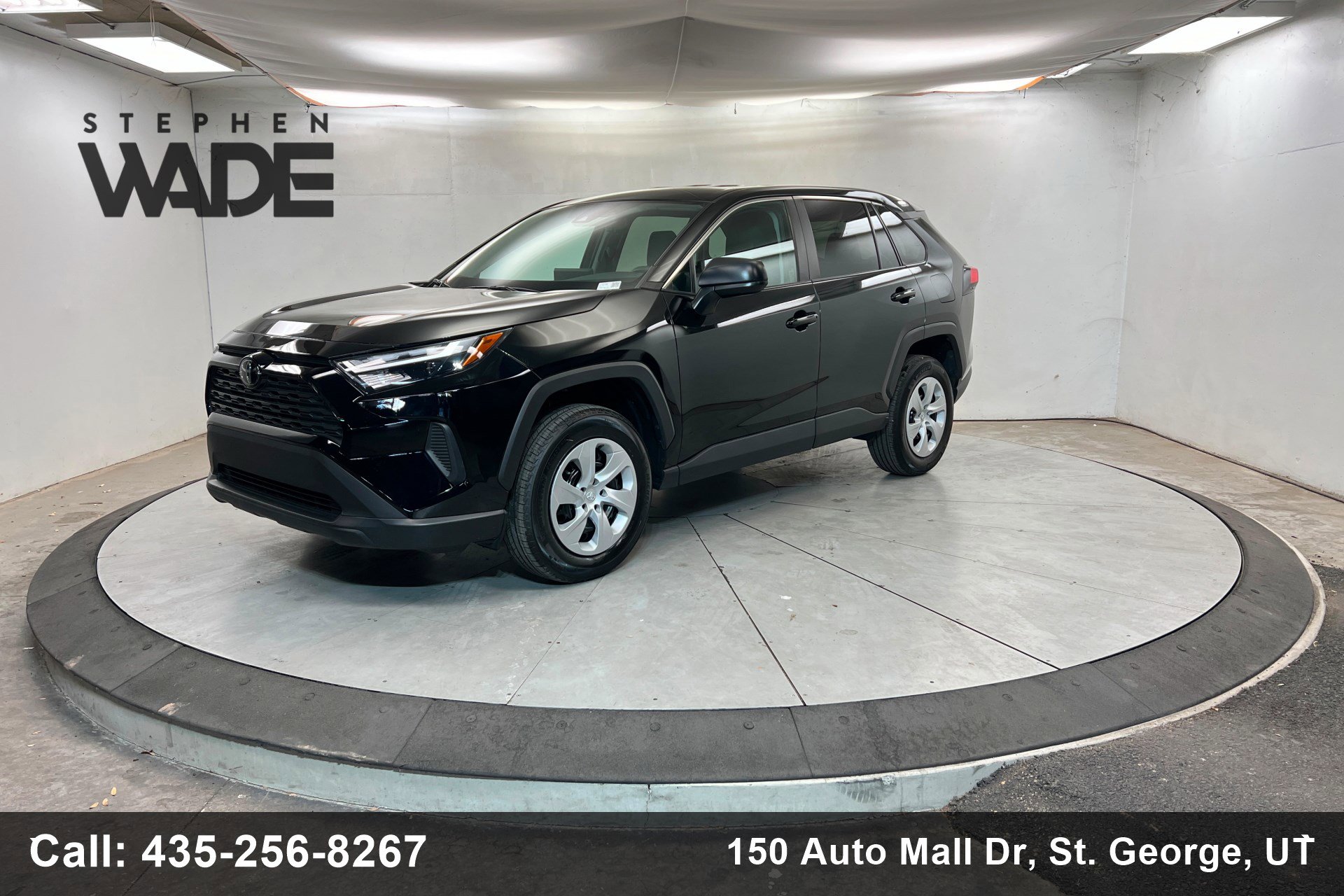Used 2024 Toyota RAV4 LE image 1