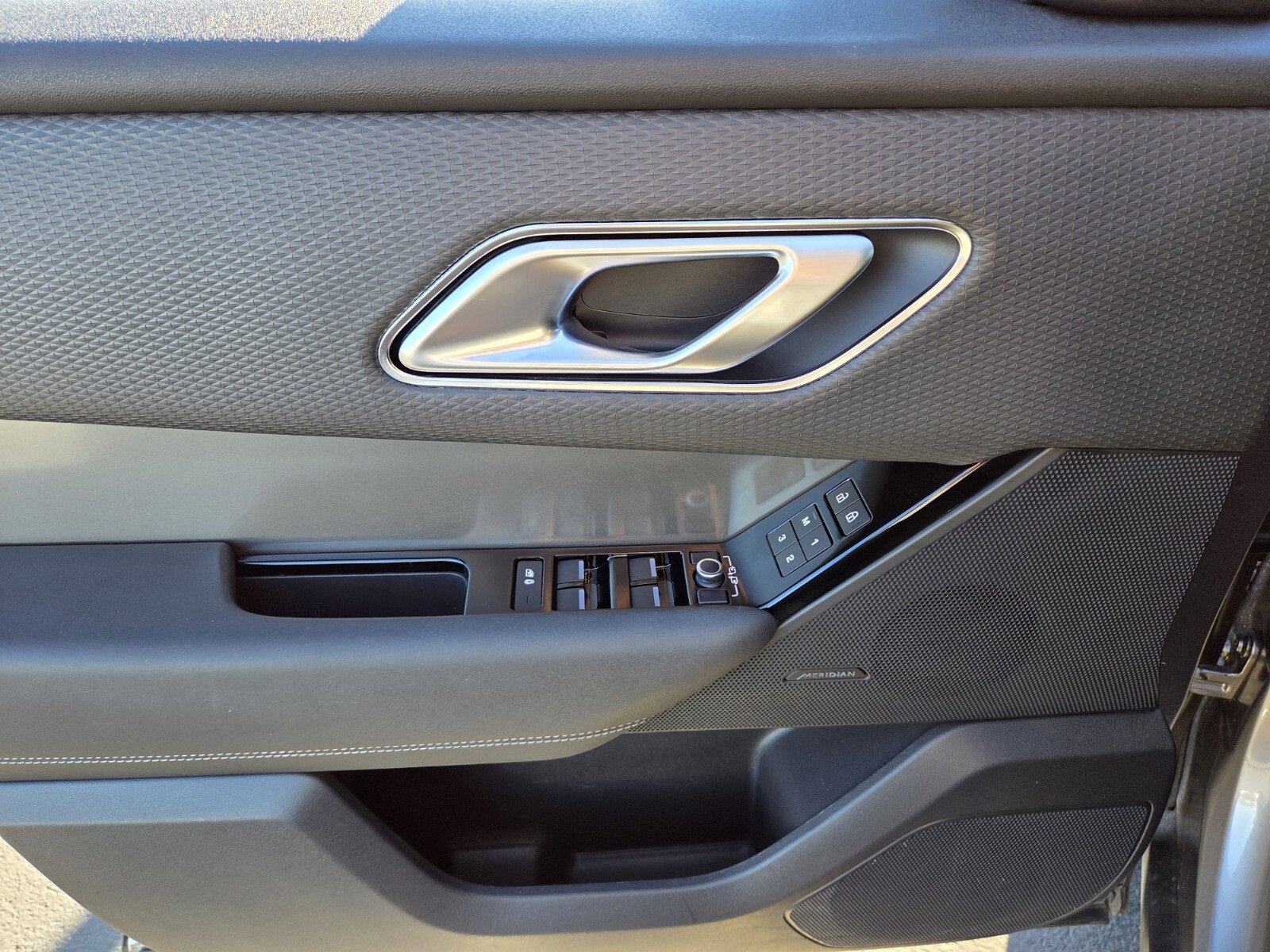 Used 2022 Land Rover Range Rover Velar S image 18