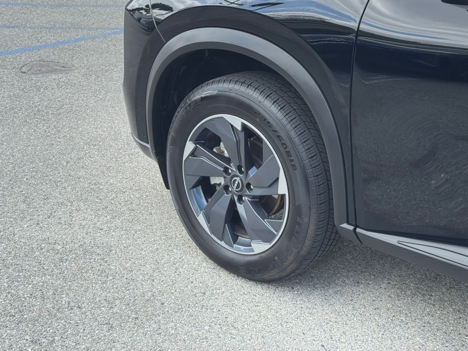 Used 2025 Nissan Rogue SV FWD image 32