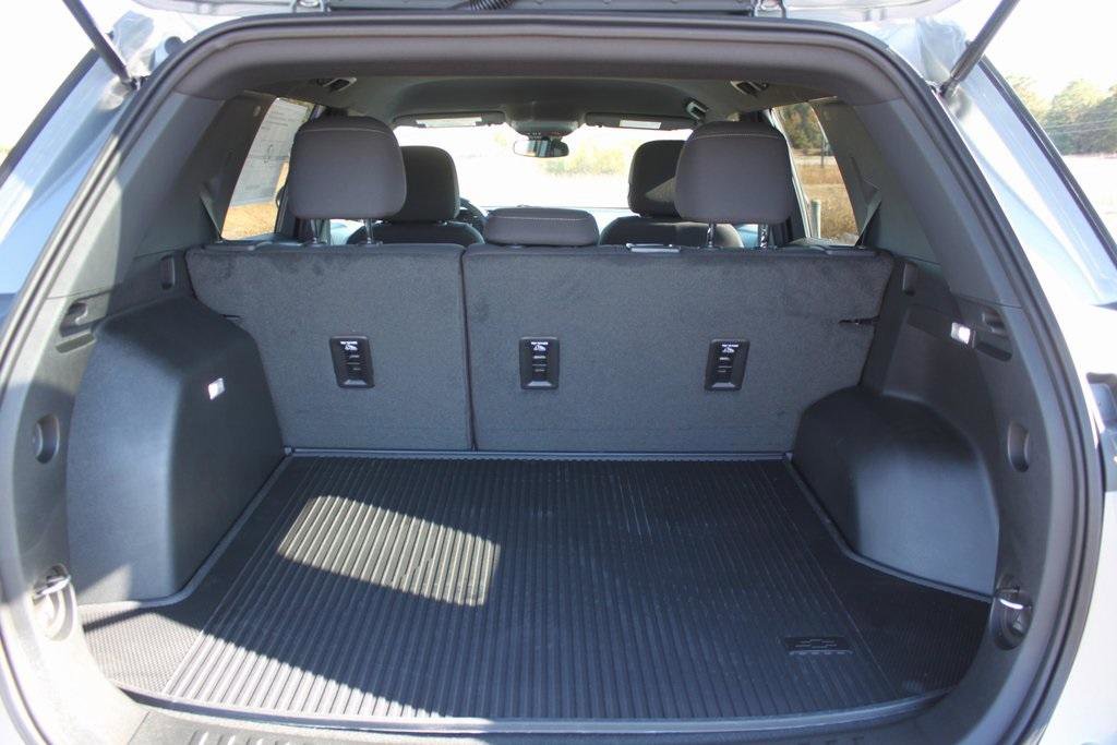 New 2026 Chevrolet Equinox LT w/ LPO, Floor Liner Package image 20