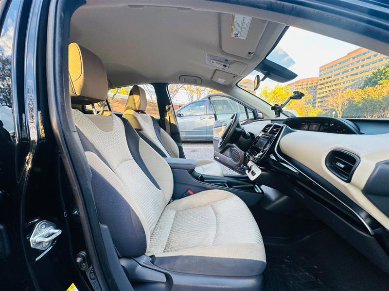 Used 2018 Toyota Prius Two image 20