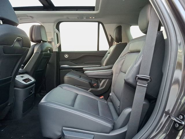 New 2025 Lincoln Navigator Reserve image 11