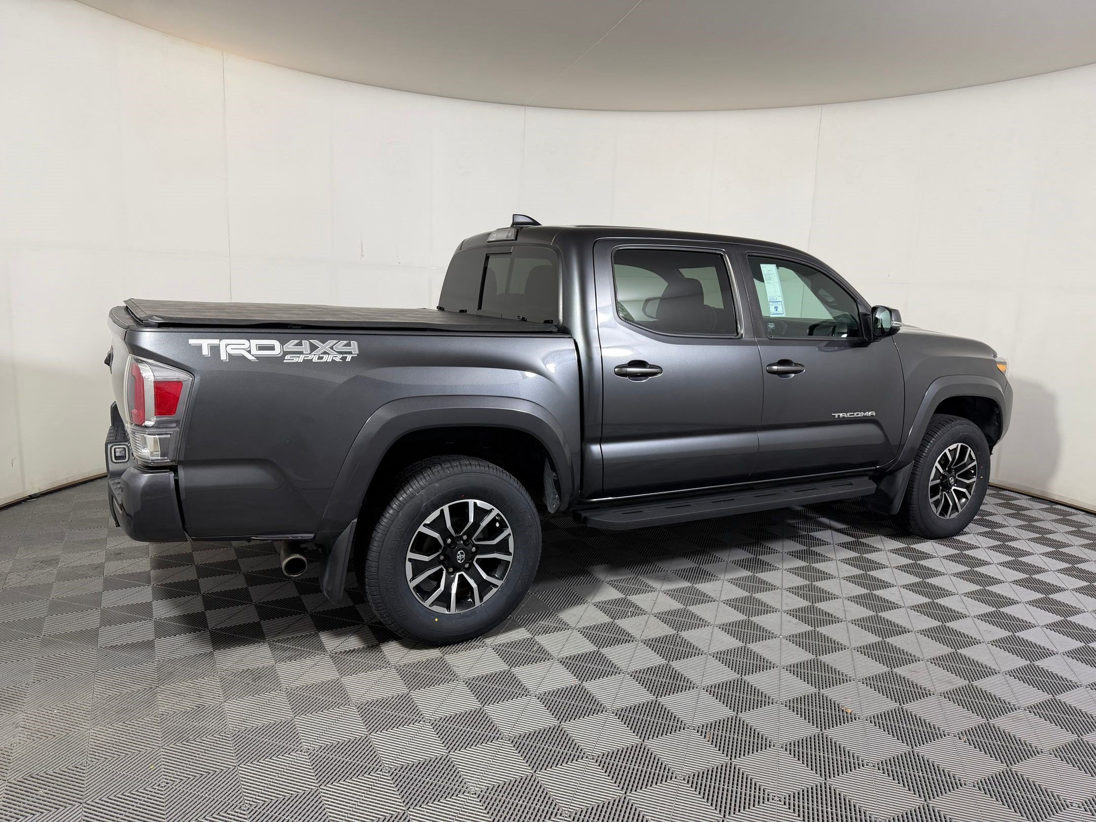 Used 2022 Toyota Tacoma TRD Sport w/ Technology Package AWD/4WD image 7