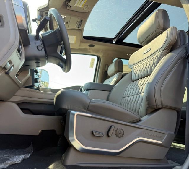 New 2026 Ford F350 Platinum w/ Platinum Plus Package AWD/4WD image 17