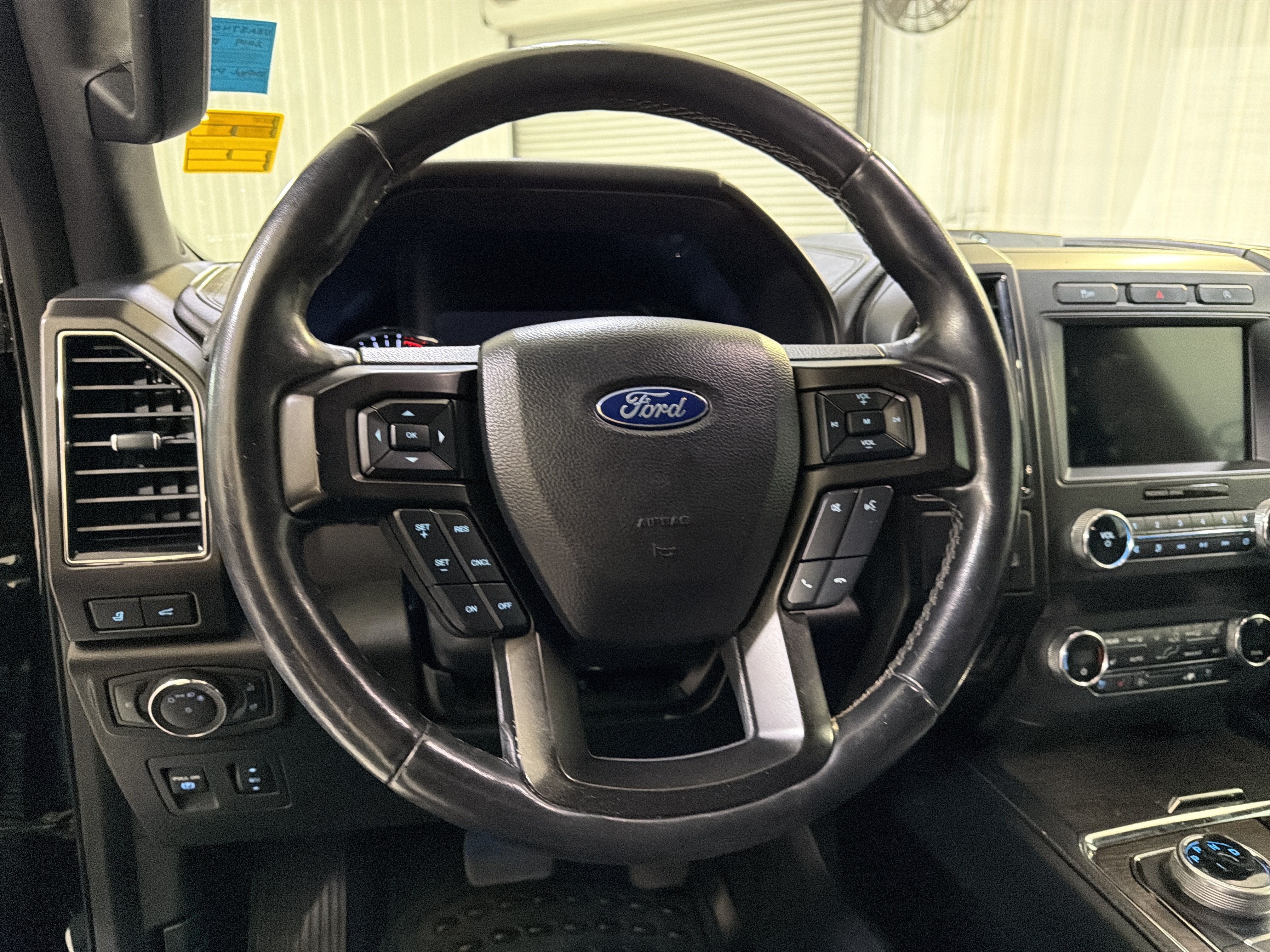 Used 2019 Ford Expedition Limited RWD image 17