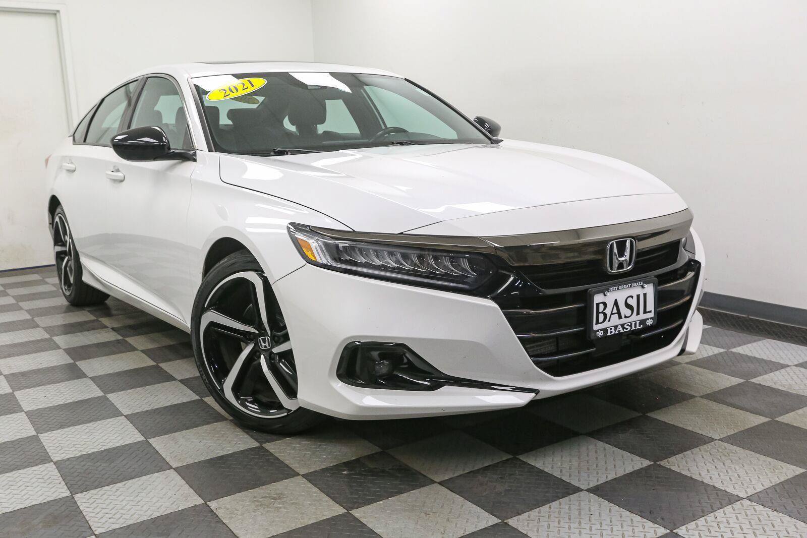 Used 2021 Honda Accord Sport image 2