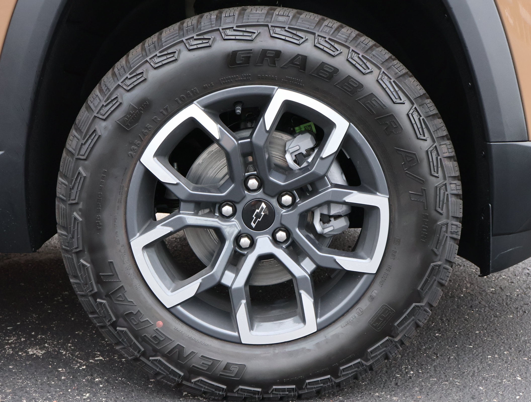 New 2027 Chevrolet Equinox ACTIV w/ Safety and Technology Package FWD image 25