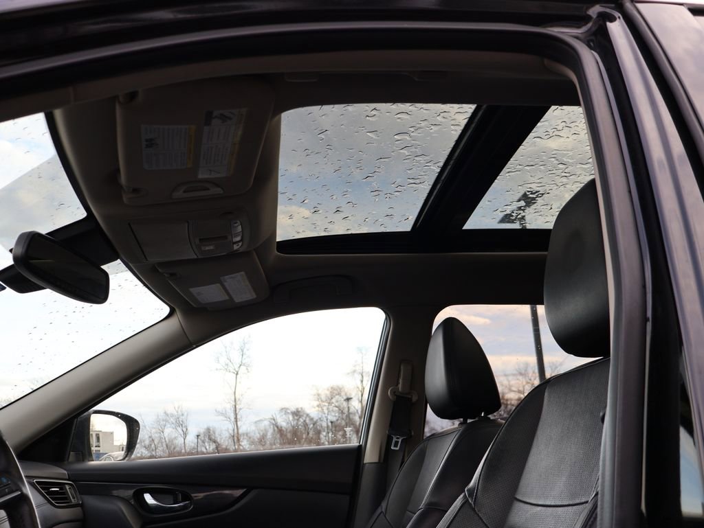 Used 2018 Nissan Rogue SL w/ Premium Package image 10