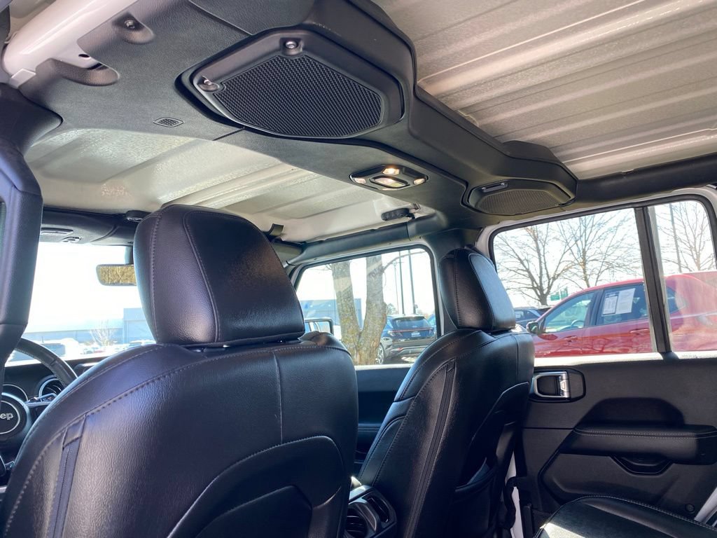Used 2023 Jeep Wrangler Unlimited Sahara w/ Cold Weather Group AWD/4WD image 33