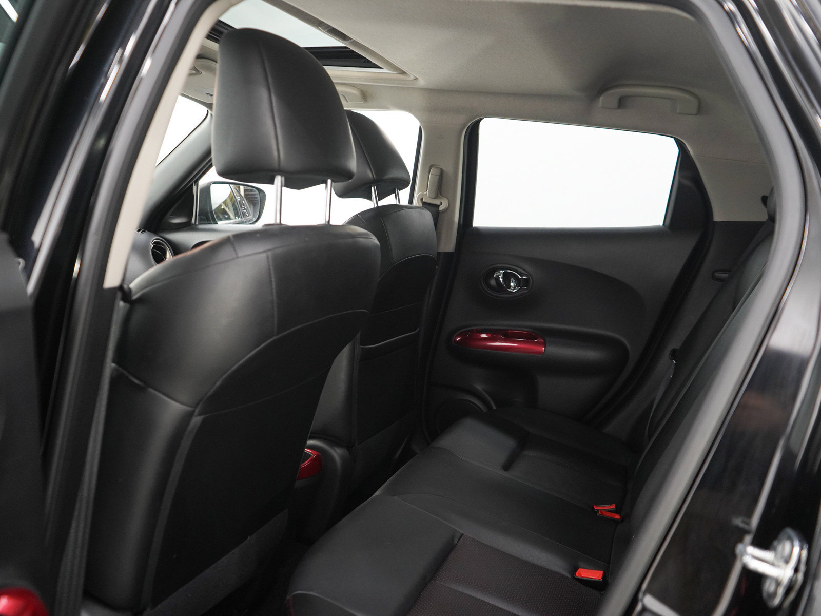 Used 2015 Nissan Juke SL FWD image 17