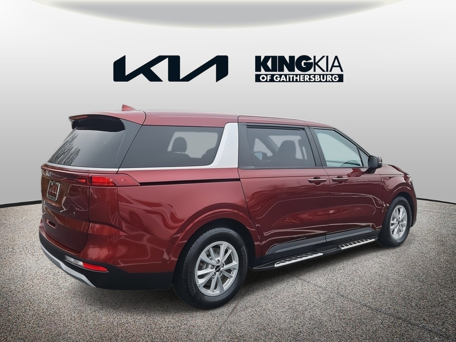 Used 2023 Kia Carnival LX image 3