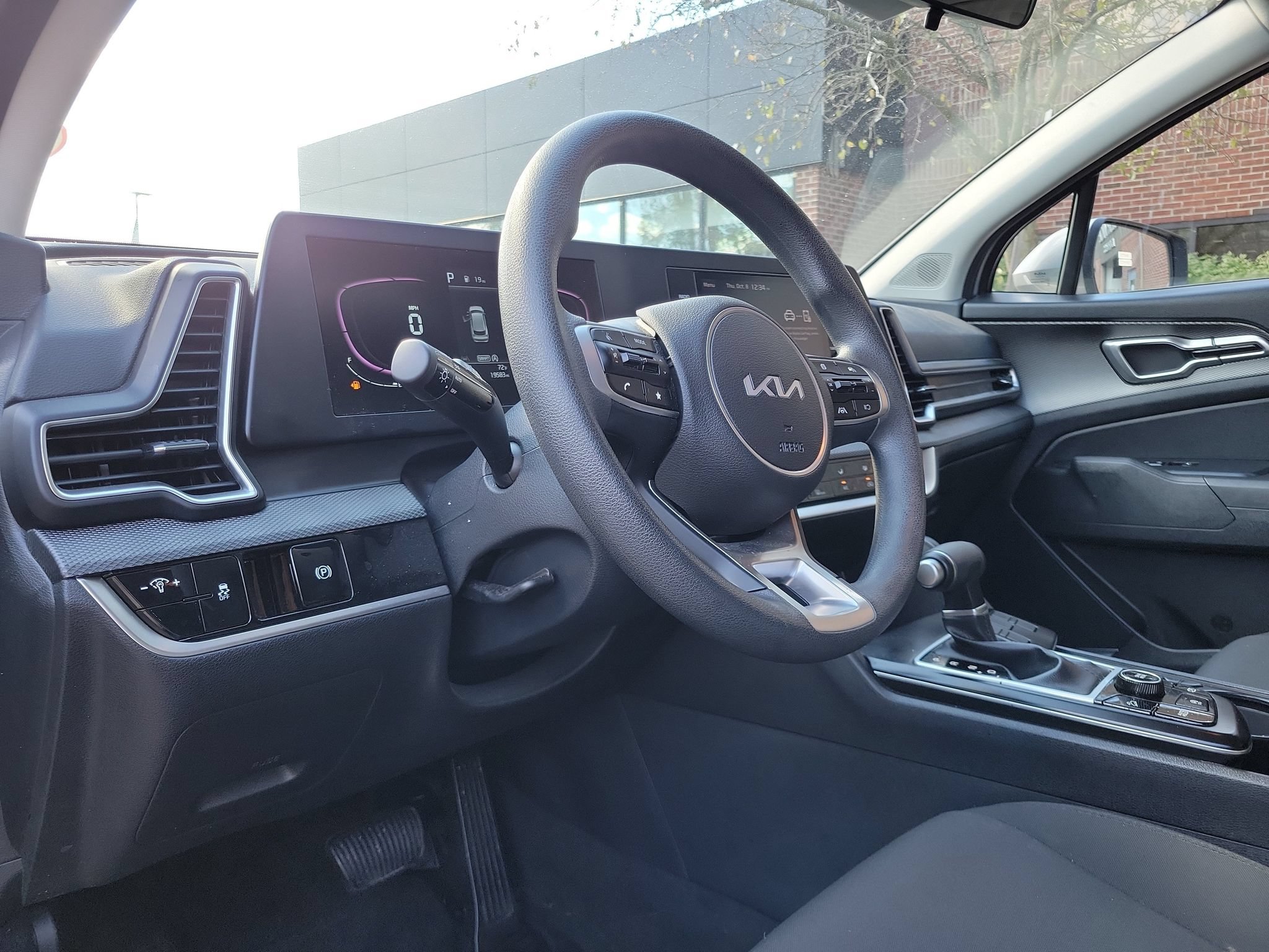 Certified 2025 Kia Sportage LX FWD image 6
