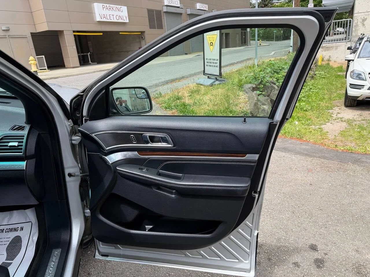 Used 2016 Ford Explorer Limited AWD/4WD image 41