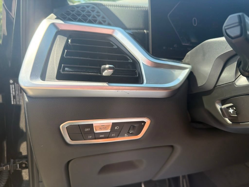 Used 2023 BMW X7 M60i w/ Climate Comfort Package AWD/4WD image 24