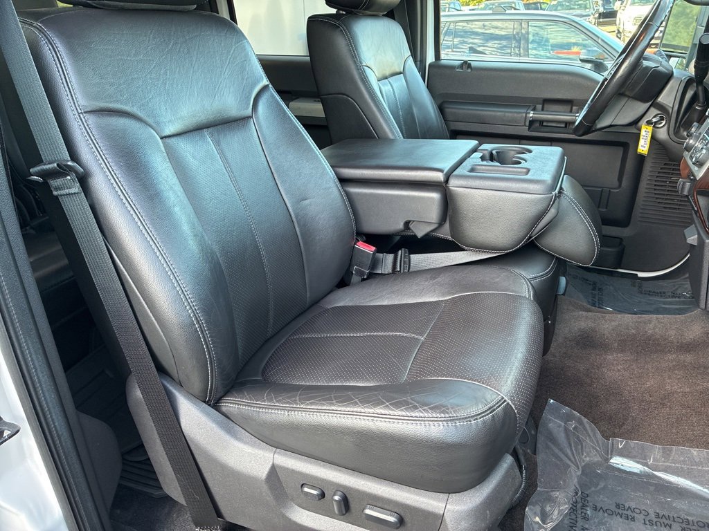 Used 2013 Ford F350 Lariat w/ Camper Pkg image 16