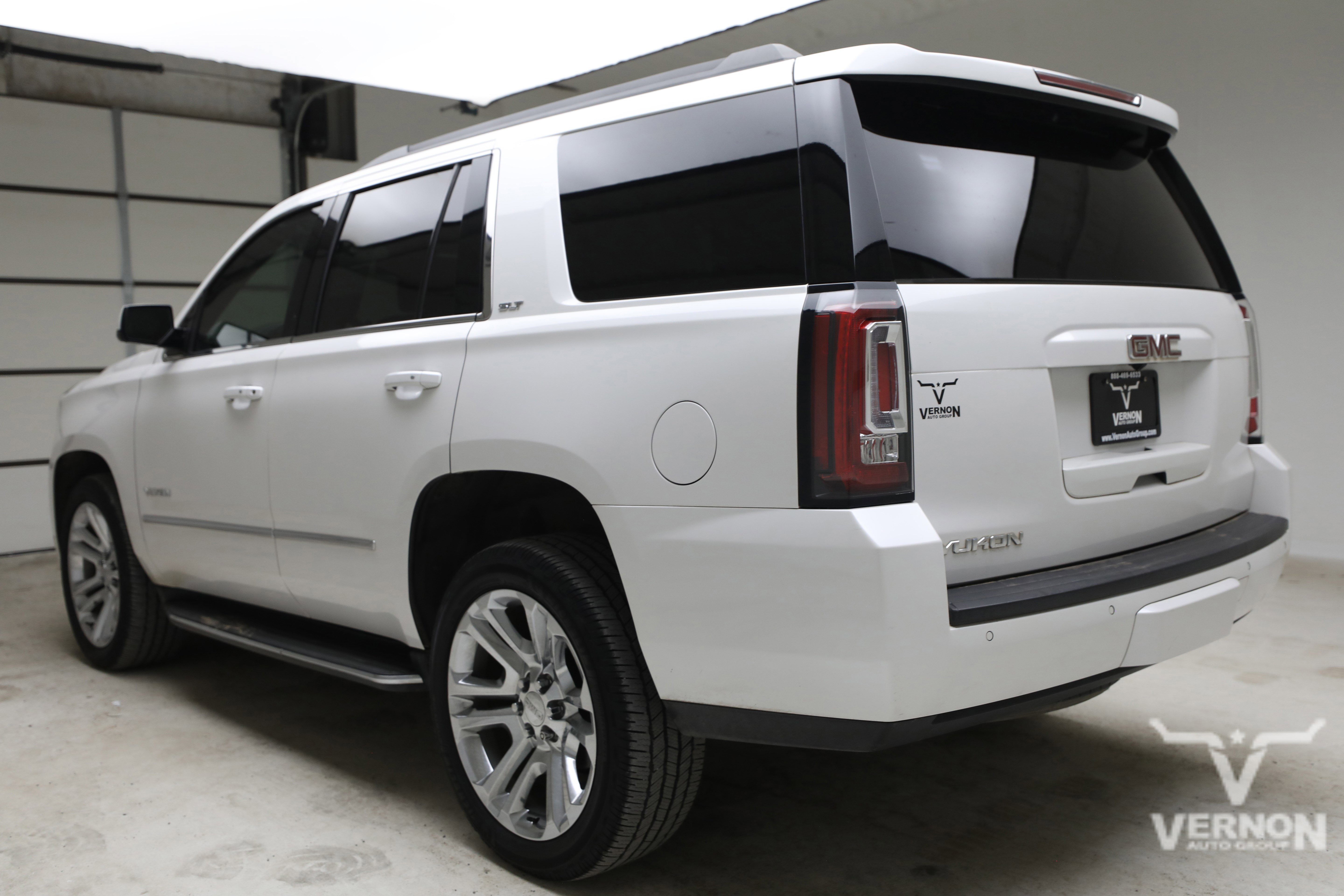 Used 2017 GMC Yukon SLT w/ Premium Edition RWD image 3