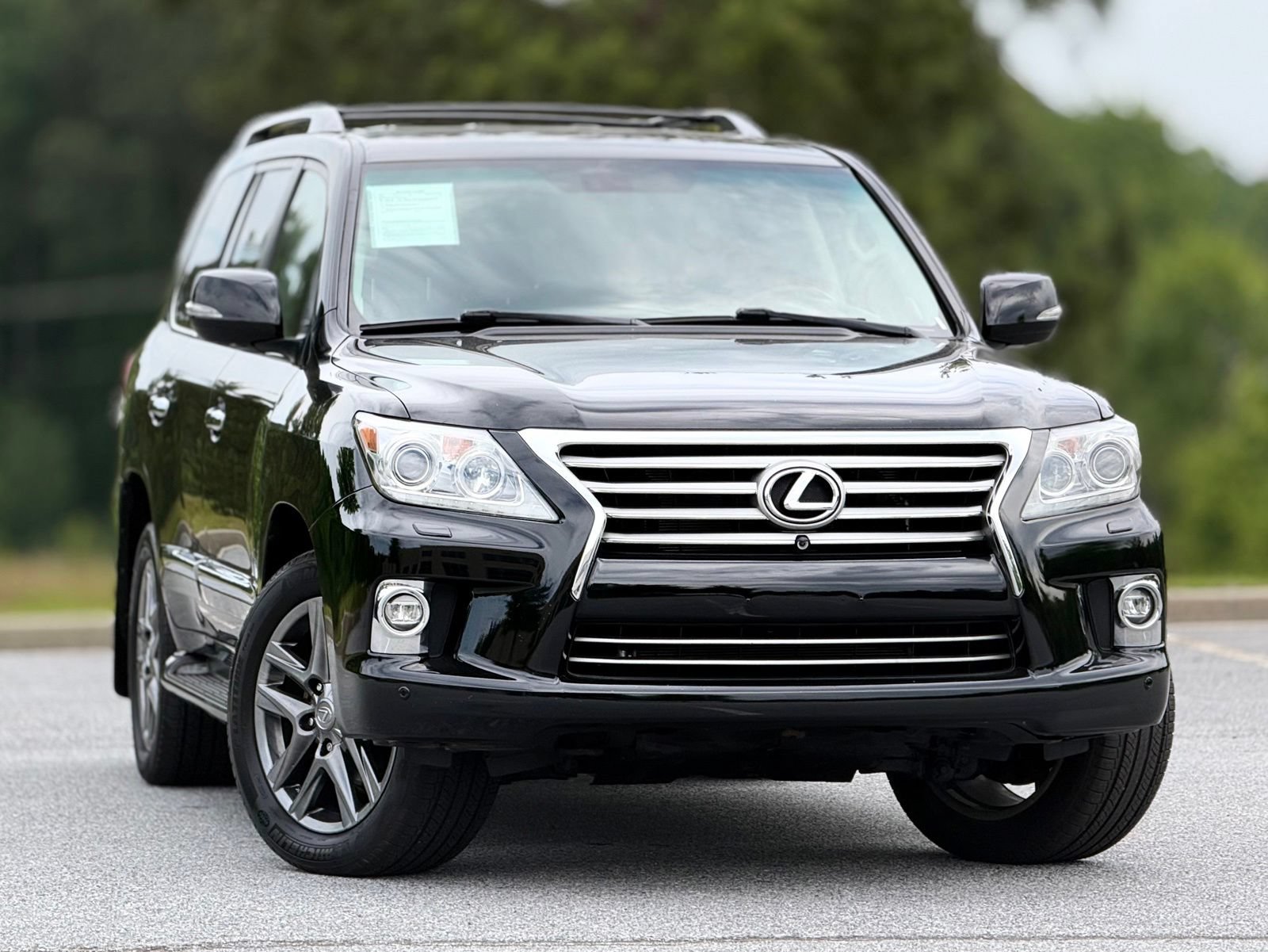 Used 2015 Lexus LX 570 4WD w/ Luxury Package image 3