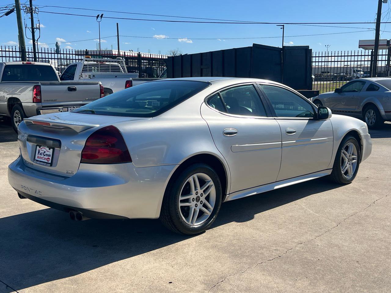 Used 2005 Pontiac Grand Prix GTP w/ Leather Trim Package image 6
