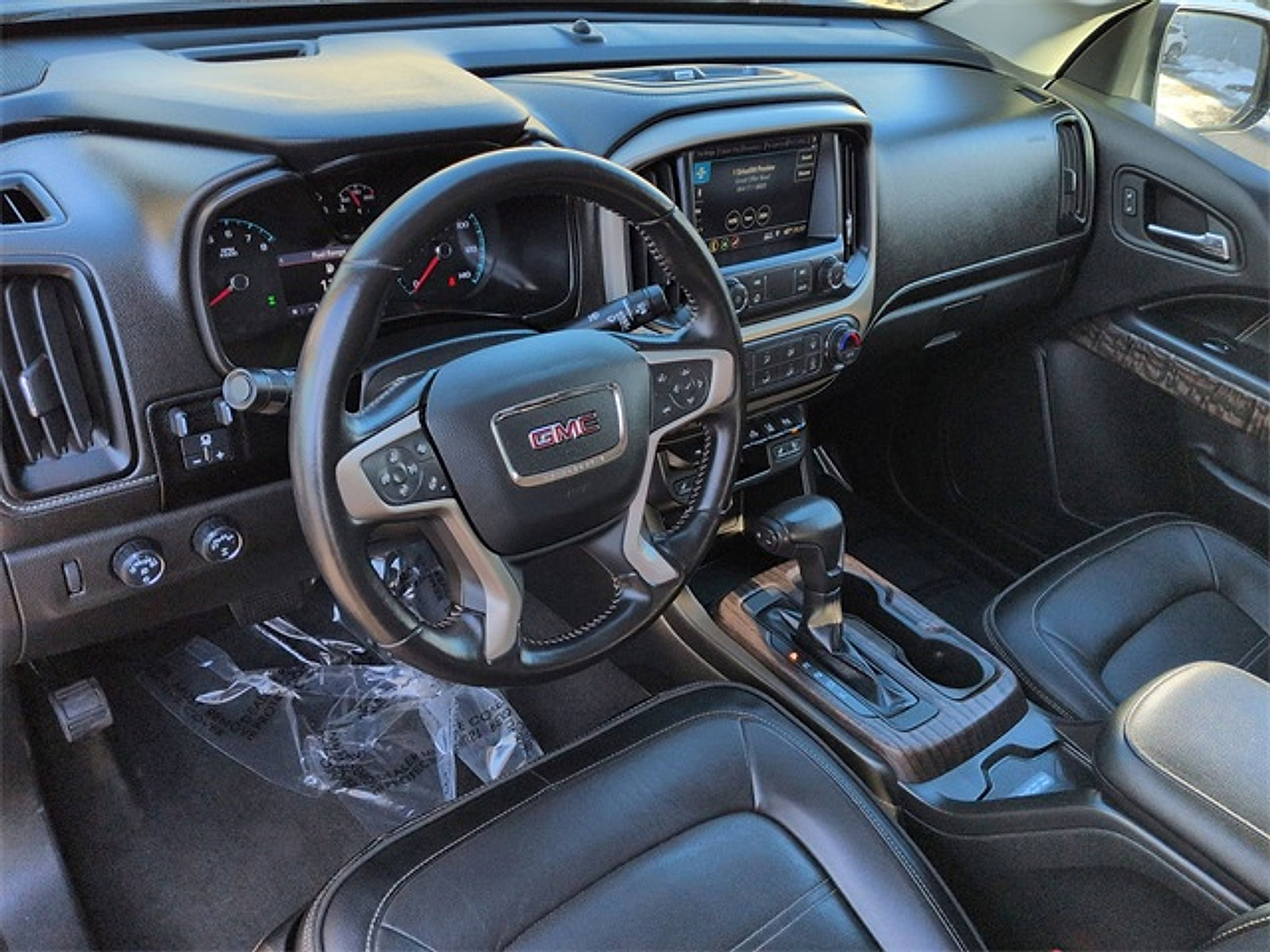 Used 2021 GMC Canyon Denali image 14