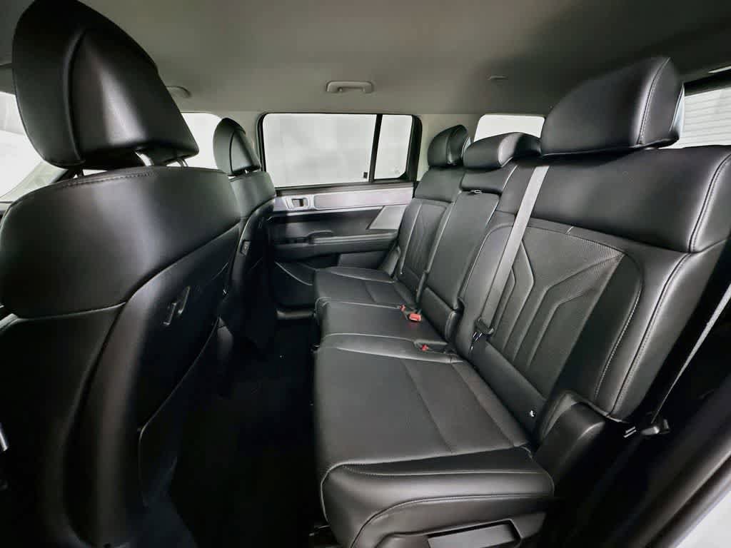 Used 2024 Hyundai Santa Fe SEL FWD image 13