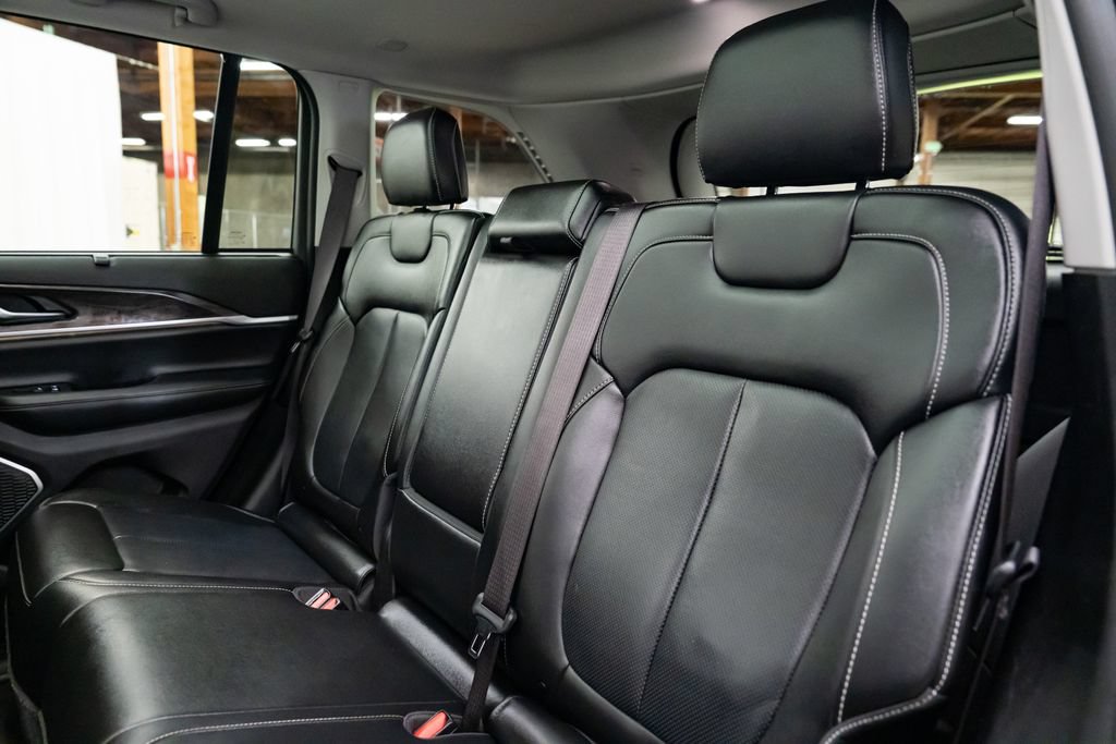 Used 2022 Jeep Grand Cherokee Limited 4xe w/ Luxury Tech Group II AWD/4WD image 29