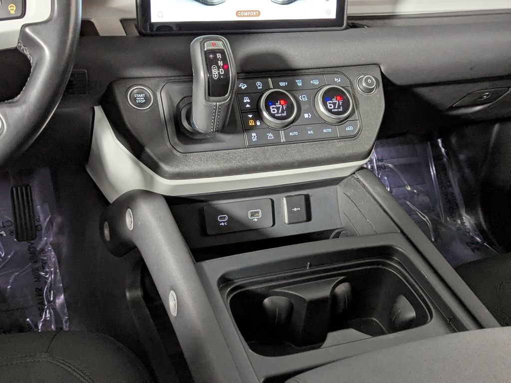 Used 2021 Land Rover Defender 110 image 38