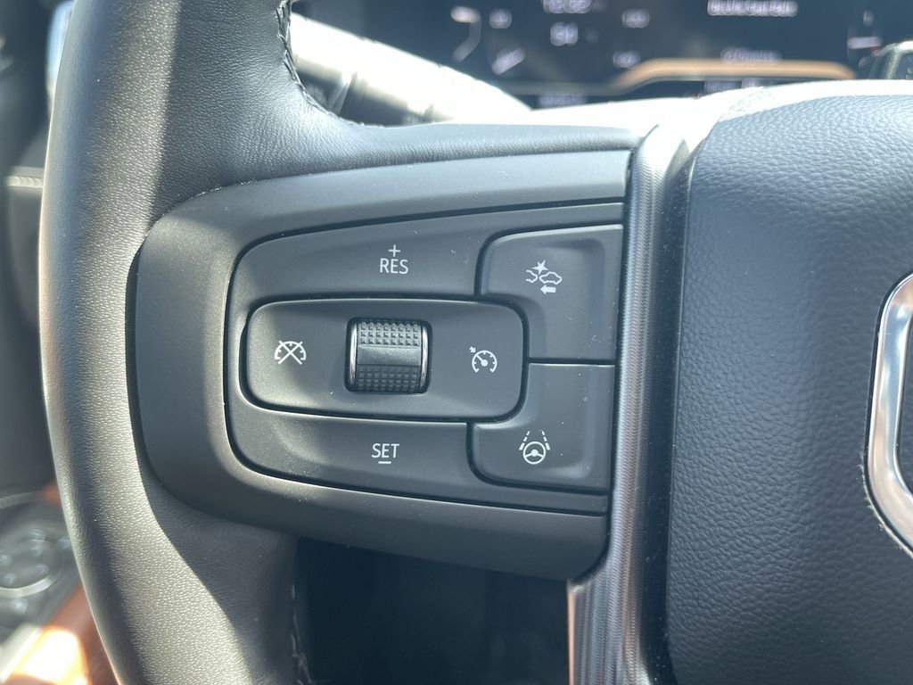 Used 2023 GMC Yukon Denali Ultimate image 11