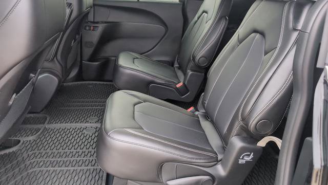 New 2026 Chrysler Voyager LX image 20