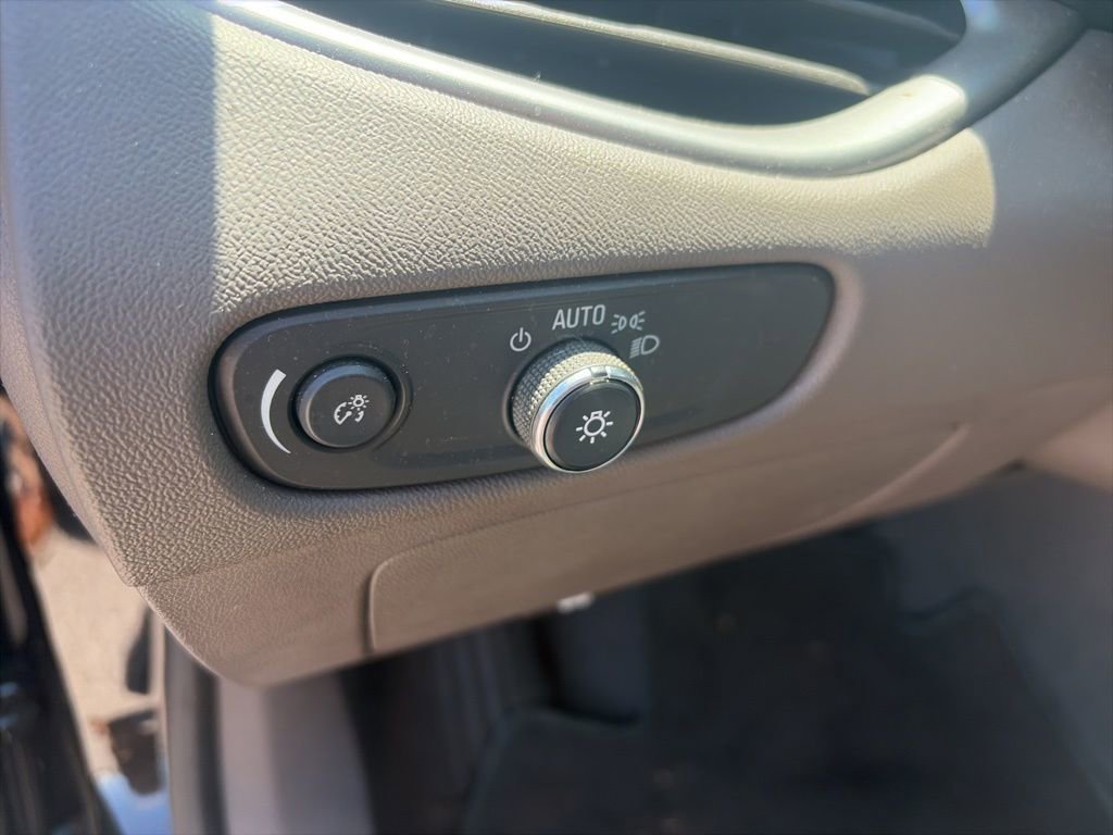 Used 2022 Chevrolet Malibu LT image 16