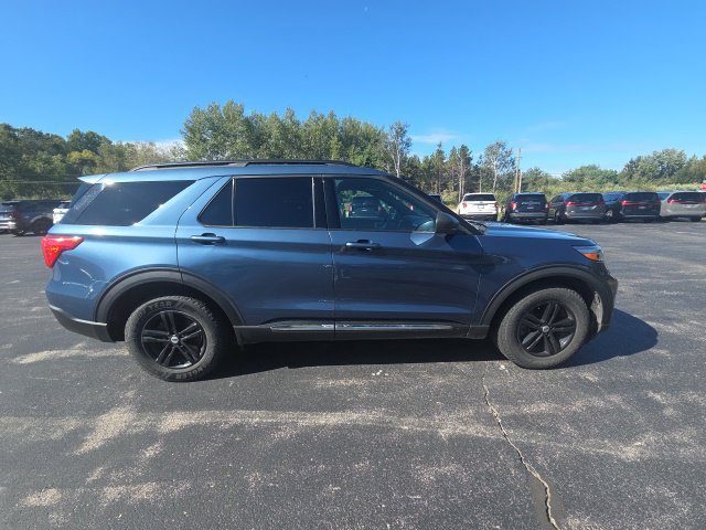 Used 2020 Ford Explorer XLT w/ Equipment Group 202A AWD/4WD image 2