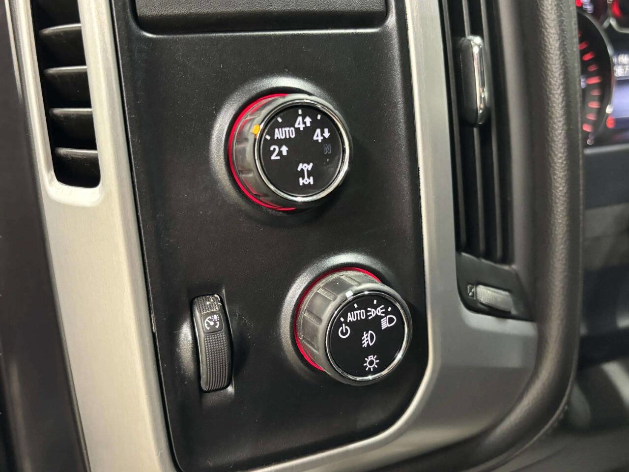 Used 2014 GMC Sierra 1500 SLT w/ SLT Crew Cab Value Package image 28