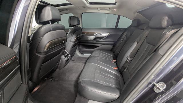 Used 2020 BMW 740i image 17