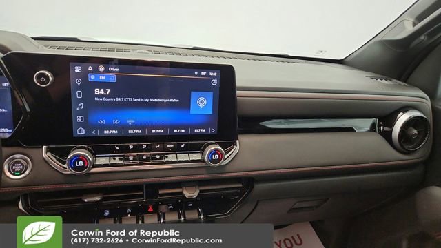 Used 2024 Chevrolet Colorado Z71 w/ Z71 Convenience Package 2 AWD/4WD image 19