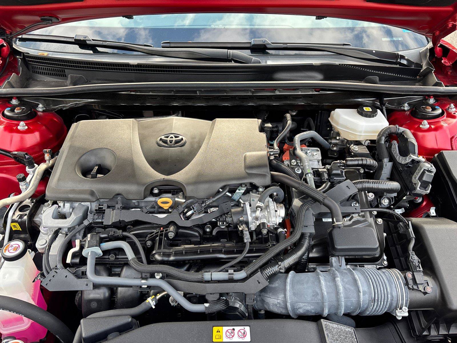 Used 2025 Toyota Camry XSE FWD image 9