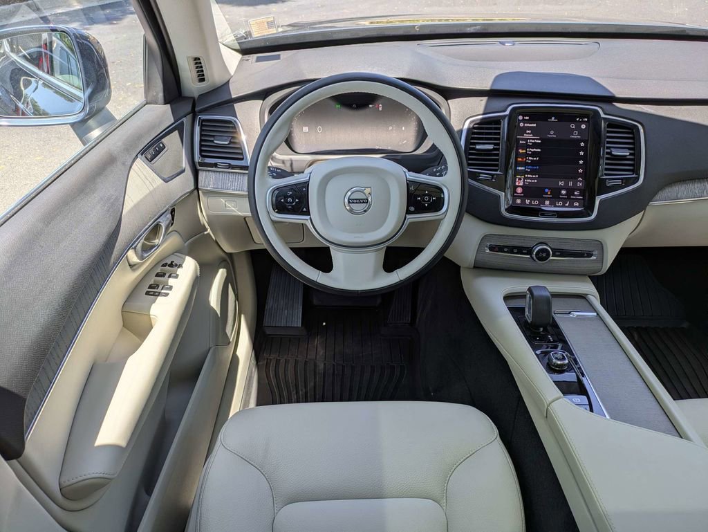 Used 2025 Volvo XC90 B6 Plus w/ Protection Package Premier image 22