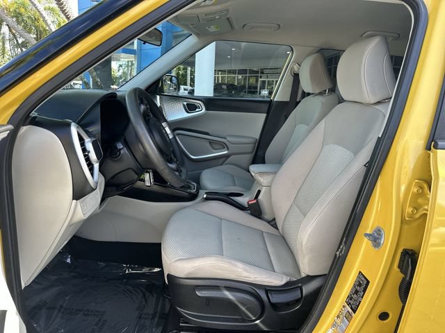 Used 2020 Kia Soul LX FWD image 30