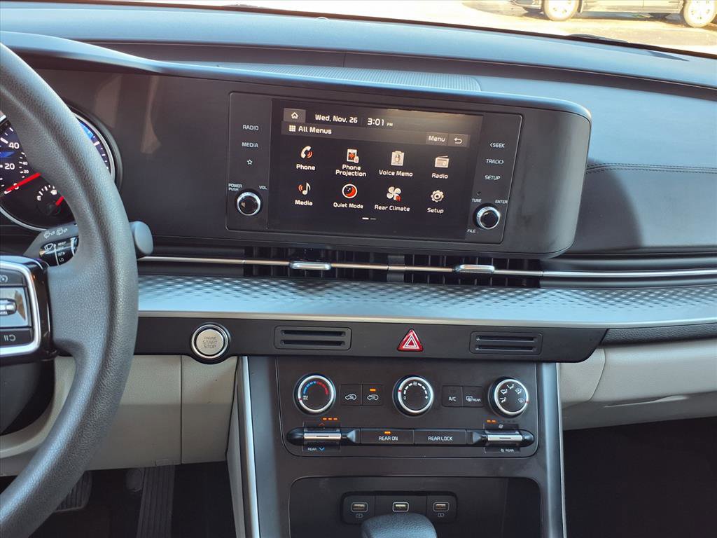 Used 2024 Kia Carnival LX image 16