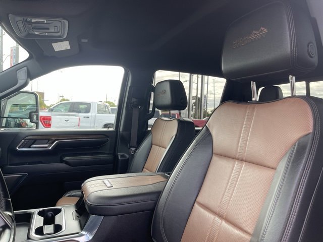 Used 2024 Chevrolet Silverado 3500 High Country image 15