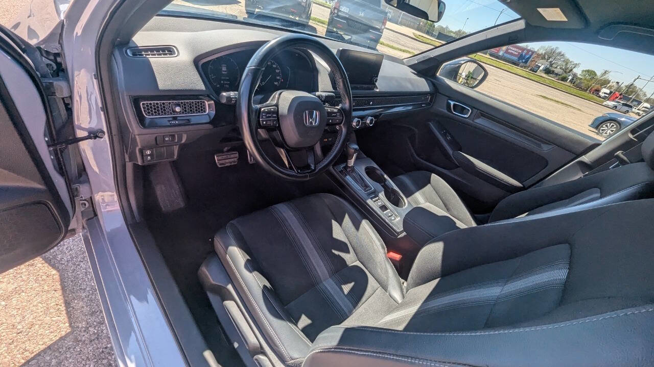 Used 2022 Honda Civic Sport image 4