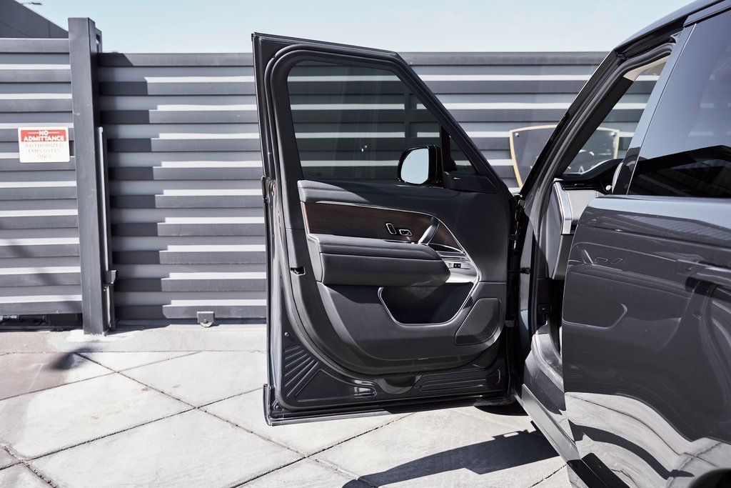 Used 2024 Land Rover Range Rover SE image 27