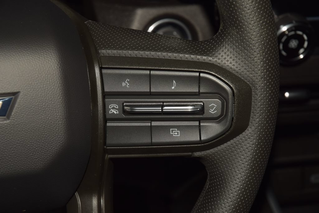 Used 2026 Chevrolet Colorado W/T AWD/4WD image 36