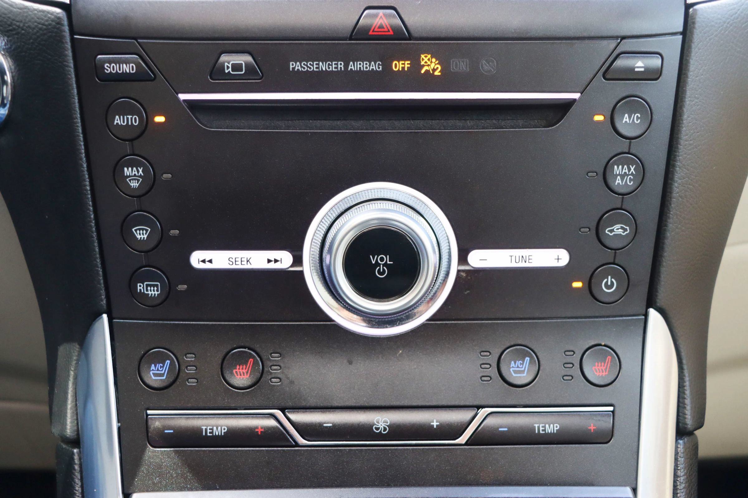 Used 2019 Ford Edge Titanium w/ Equipment Group 301A FWD image 40