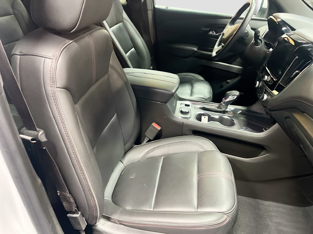 Used 2023 Chevrolet Traverse RS AWD/4WD image 31