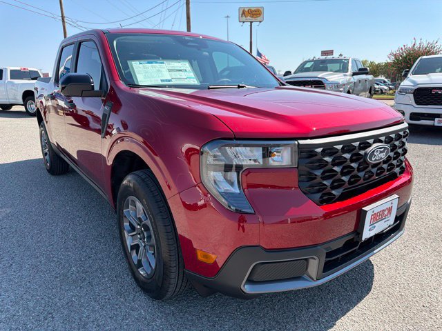New 2026 Ford Maverick XLT w/ XLT Luxury Package FWD image 3