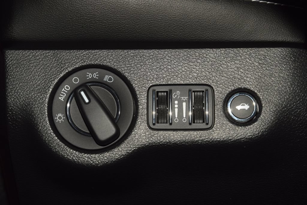 Used 2022 Dodge Challenger SRT Hellcat w/ Plus Package RWD image 33