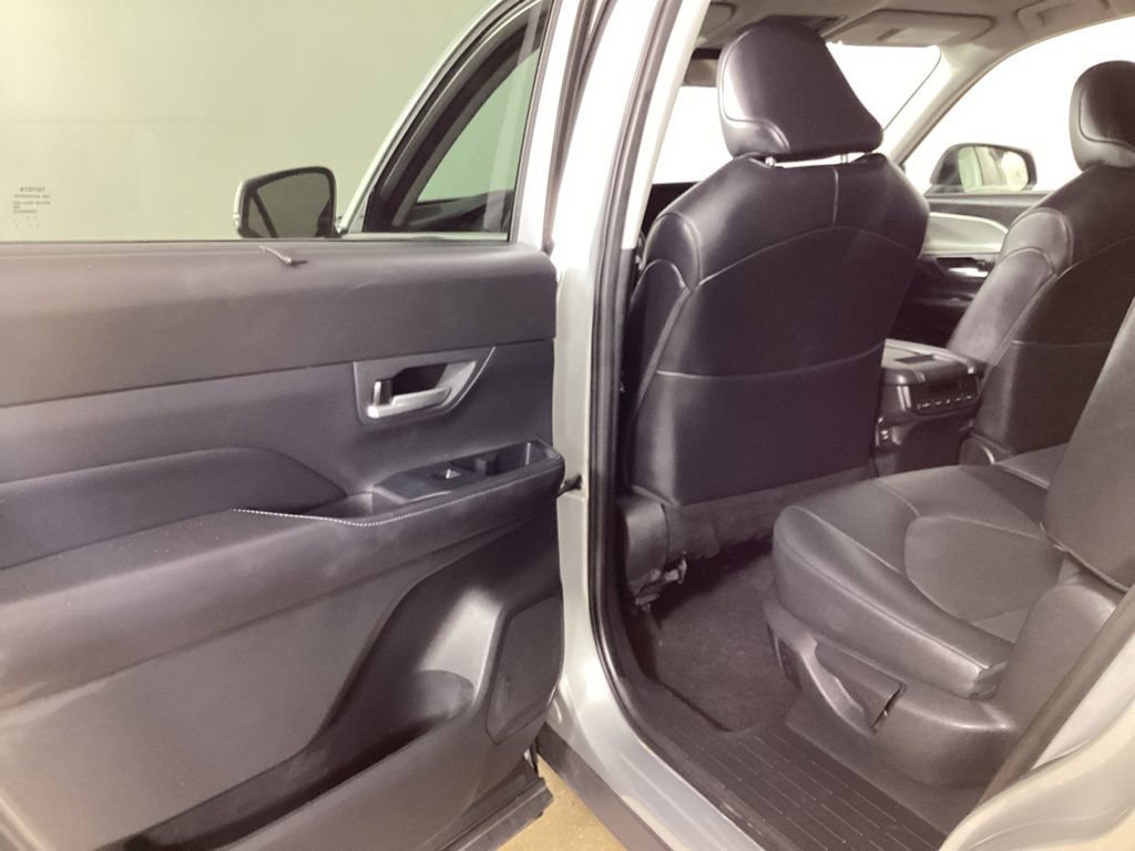 Used 2024 Toyota Grand Highlander AWD image 27