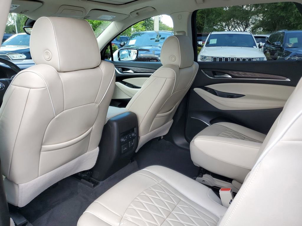 Used 2022 Buick Enclave Avenir image 10